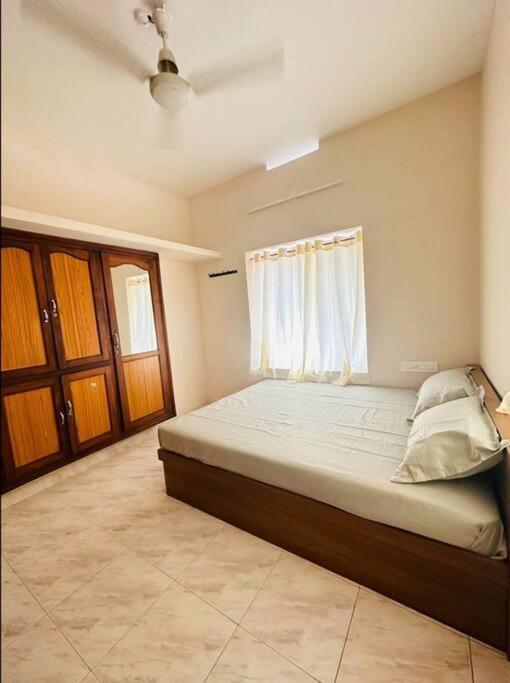 Home At Guruvayur 2 Ac Room,1 Single Bed,Kitchen Εξωτερικό φωτογραφία