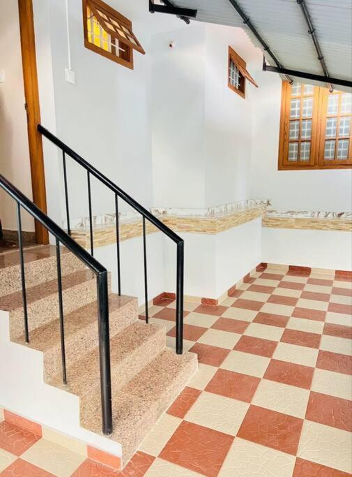 Home At Guruvayur 2 Ac Room,1 Single Bed,Kitchen Εξωτερικό φωτογραφία