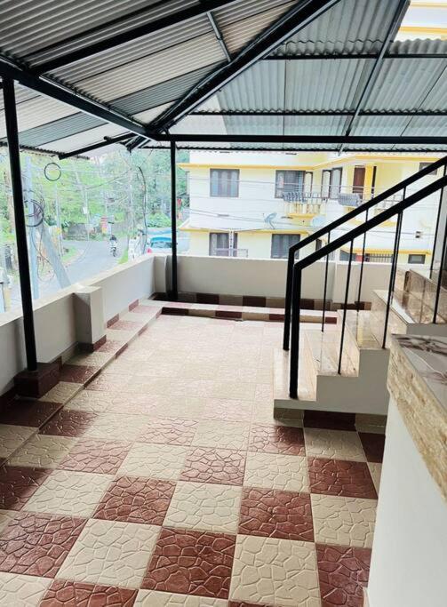 Home At Guruvayur 2 Ac Room,1 Single Bed,Kitchen Εξωτερικό φωτογραφία