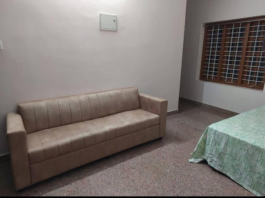 Home At Guruvayur 2 Ac Room,1 Single Bed,Kitchen Εξωτερικό φωτογραφία