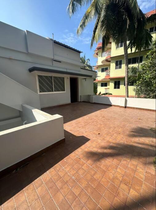 Home At Guruvayur 2 Ac Room,1 Single Bed,Kitchen Εξωτερικό φωτογραφία
